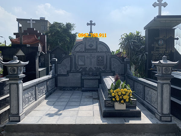 khu lăng mộ đá công giáo